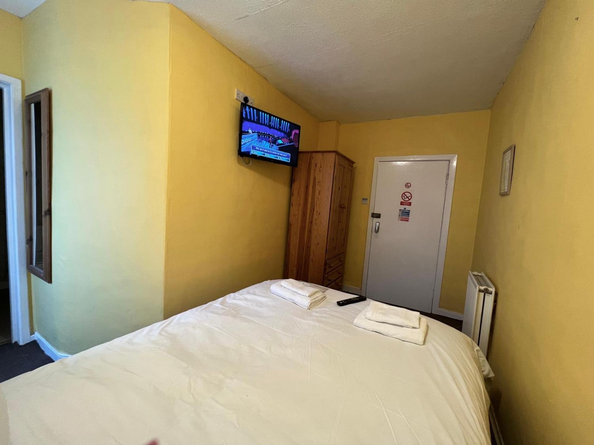 Self Check In Room Accommodation Only The Castle, Coldstream Eksteriør billede