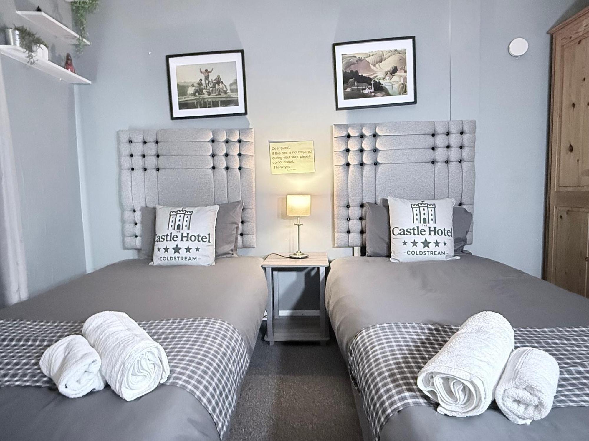Self Check In Room Accommodation Only The Castle, Coldstream Eksteriør billede